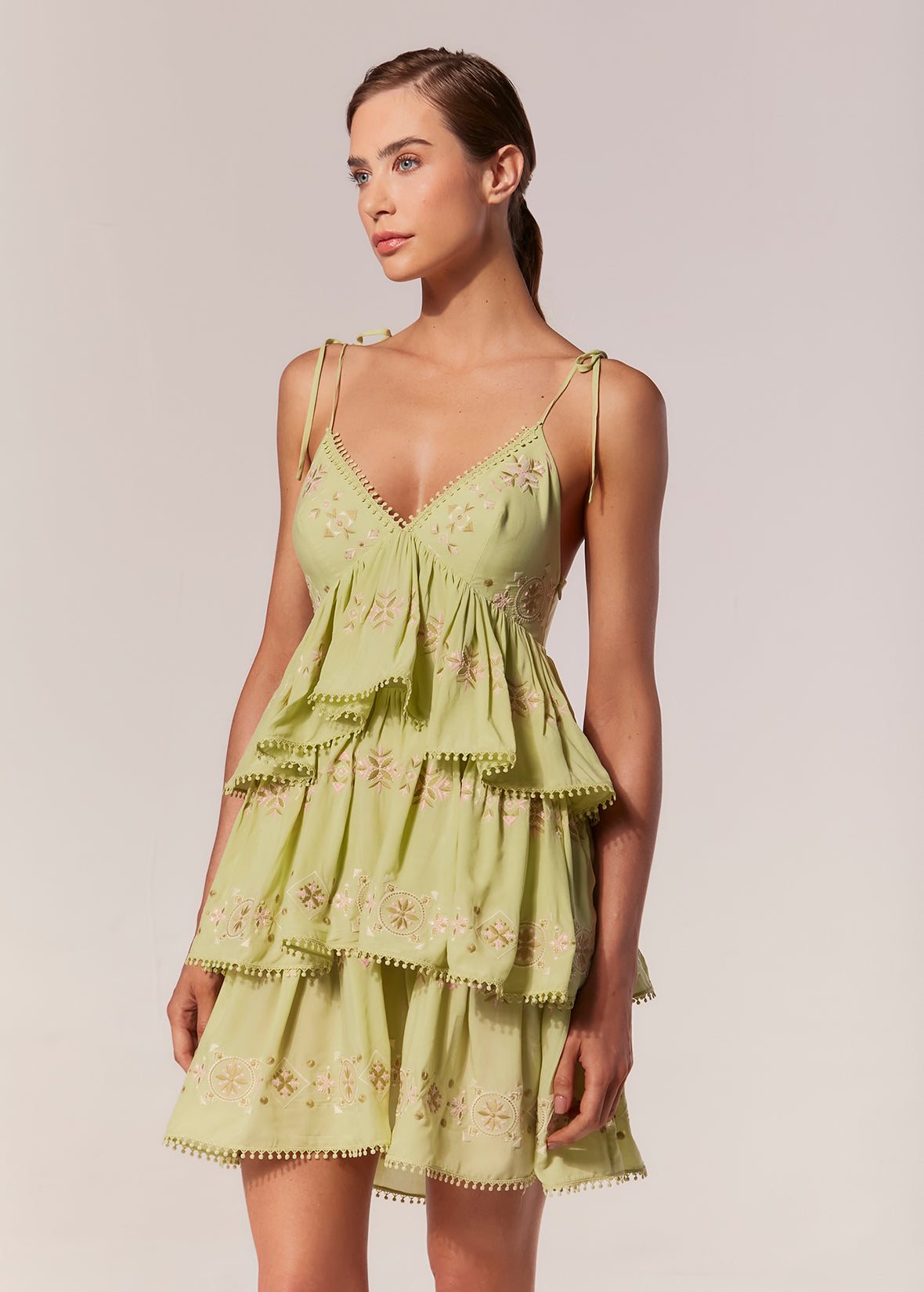 SHORT DRESS WITH RUFFLES PORTAILS