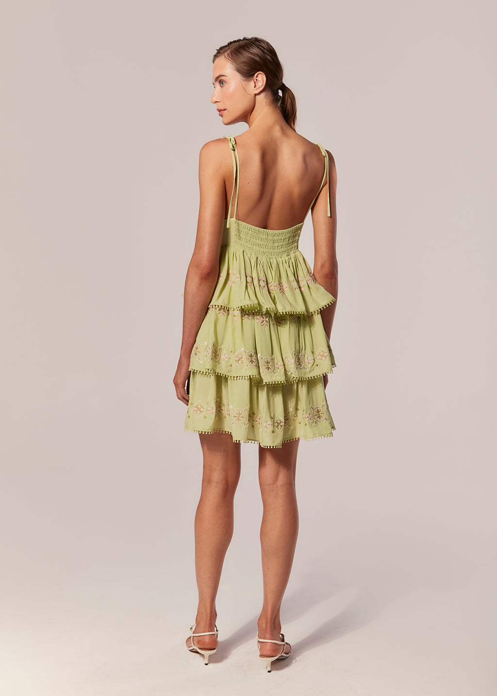 SHORT DRESS WITH RUFFLES PORTAILS