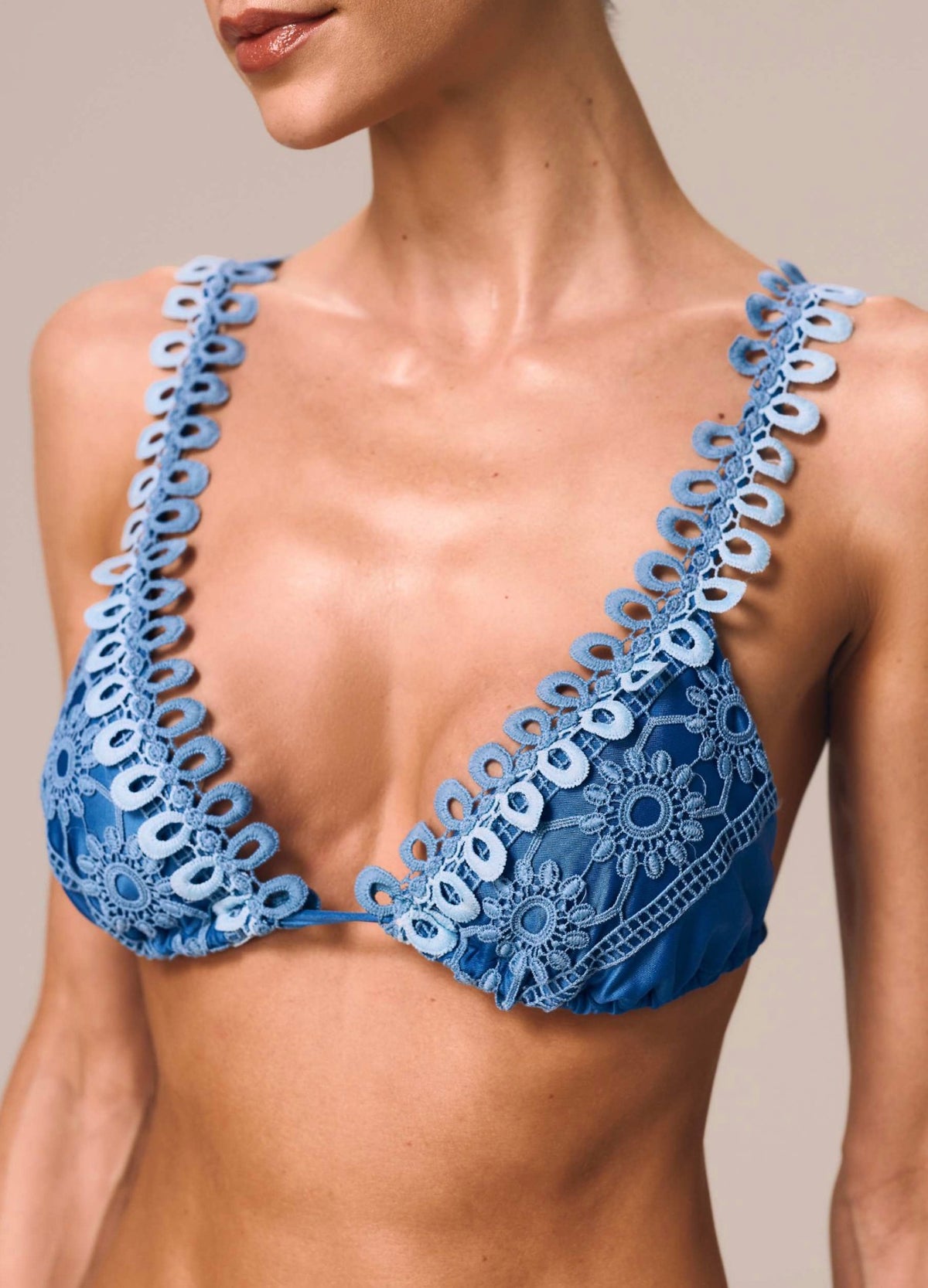 TRIANGLE STRING TOP CAMMINO