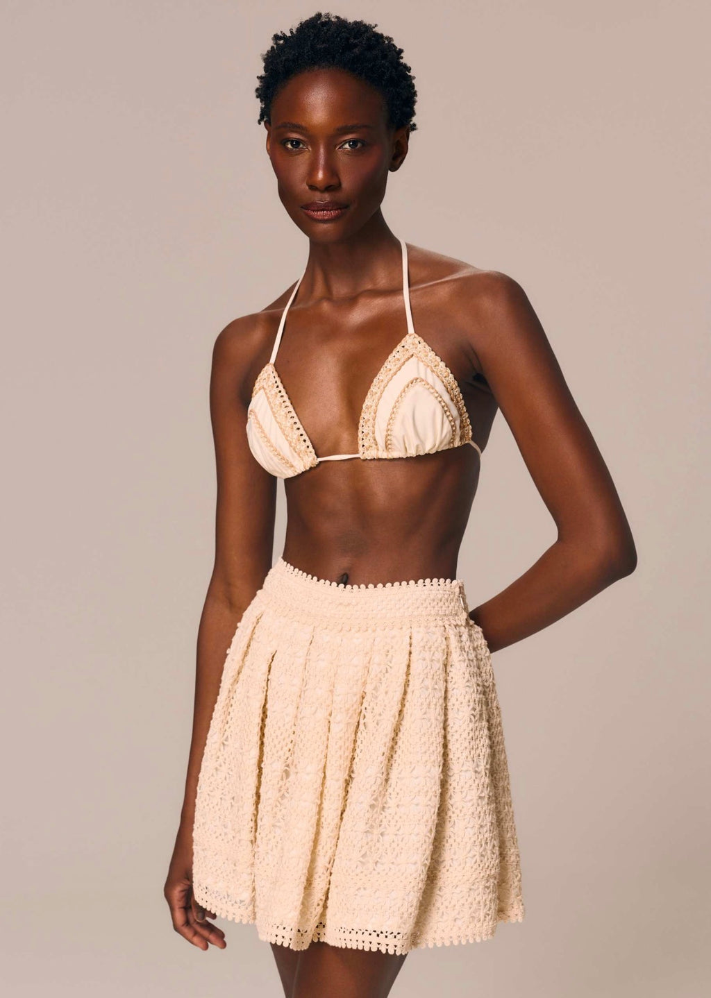 SHORT PLEATED SKIRT ALINHAVO