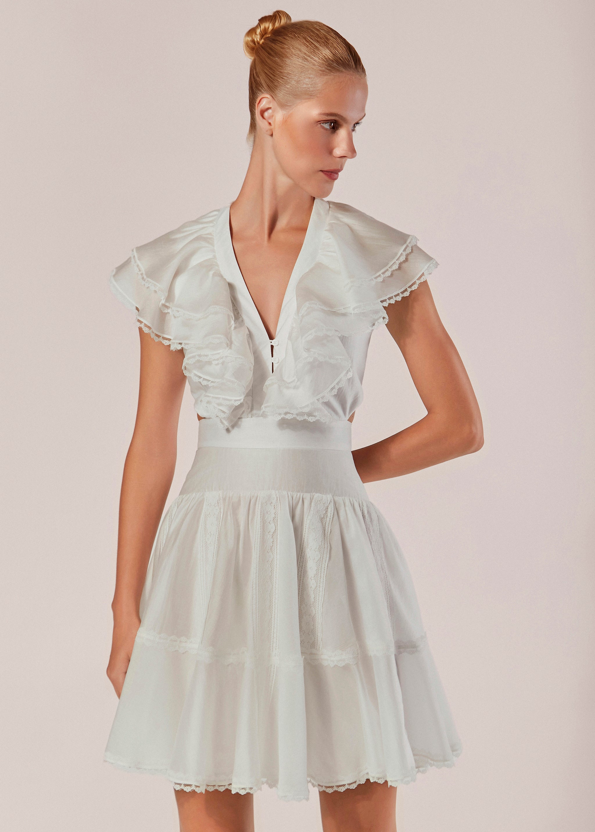 SHORT DRESS WITH RUFFLES INNO