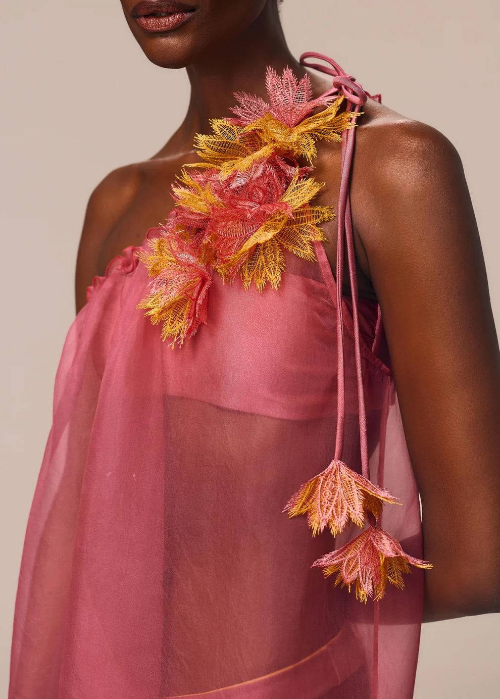 ONE-SHOULDER DRESS AXE