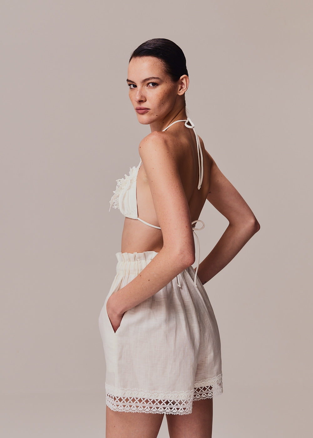 SHORT EMBROIDERY SHORTS