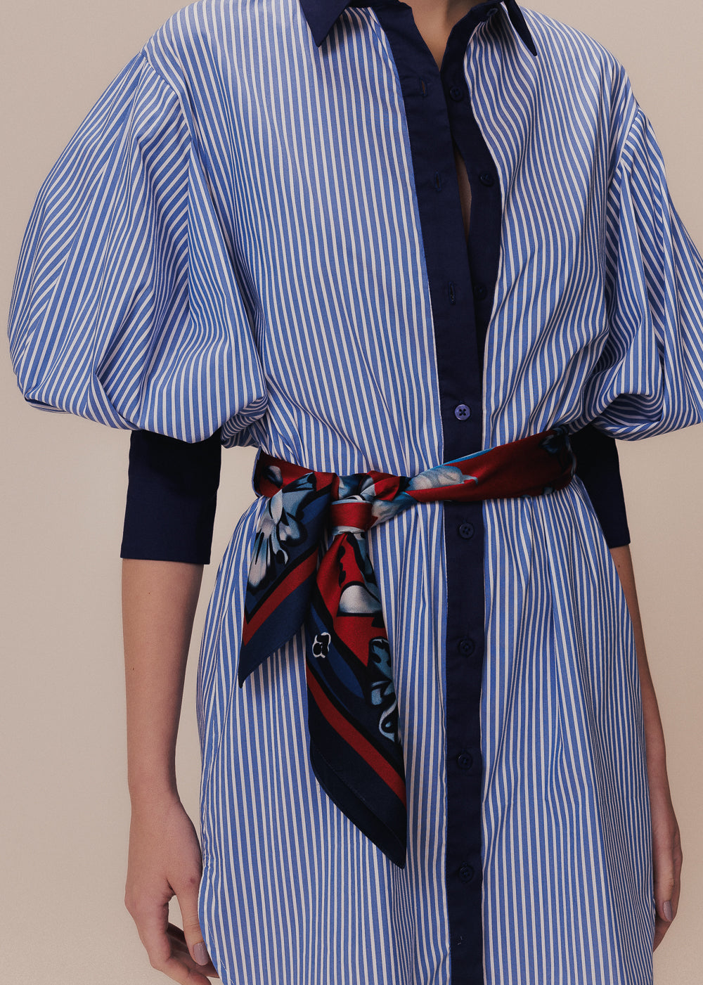DRESS IN WHITE AND BLUE STRIPE